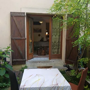  Séjour chez l'habitant Comme A La Maison Chez Dominnique Coquet T2 Avec Jardin Homme Chaleureux France